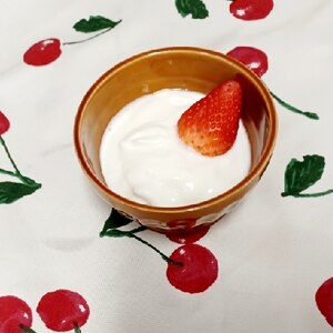 かくれマシュマロ苺のヨーグルト